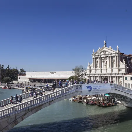 فندق مبيت وإفطار Palazzetto Foscari البندقية